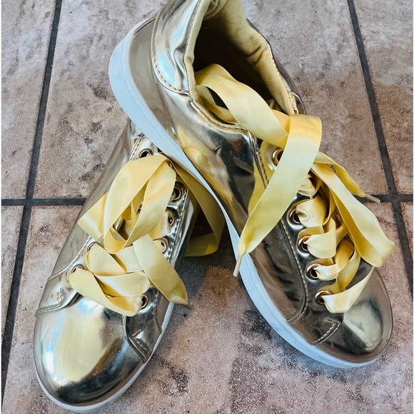 GOLD METALLIC Fashion Forward smeakers - Picture 9 of 14